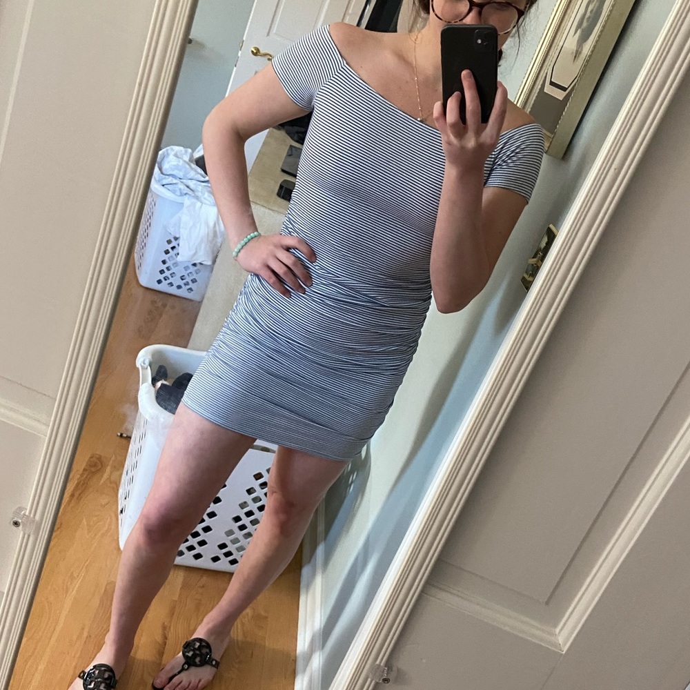 Blue and white striped ruched dress (mini/midi)